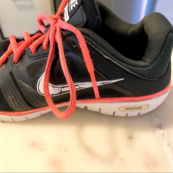 NIKE - 7.5 Flex Training Shoes - Picture 6 of 8